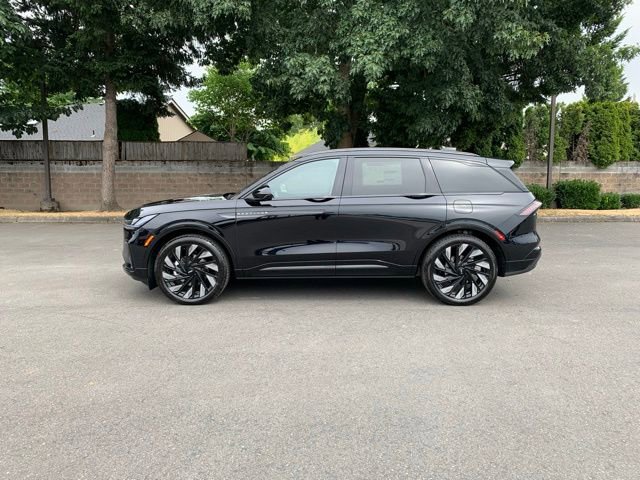 New 2025 Lincoln Nautilus Reserve image 2