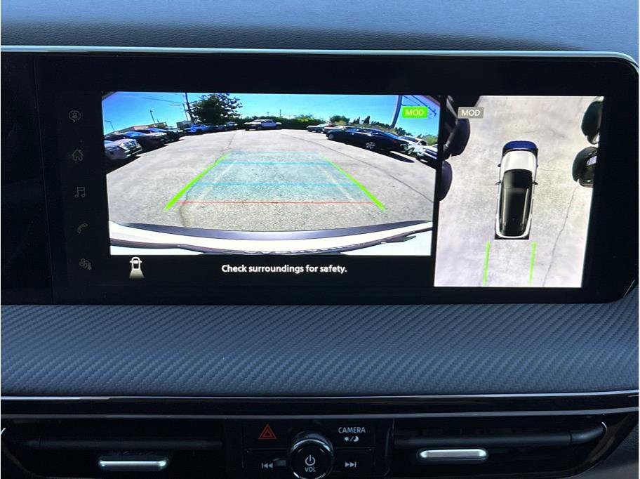 New 2025 Nissan Kicks SR FWD image 15