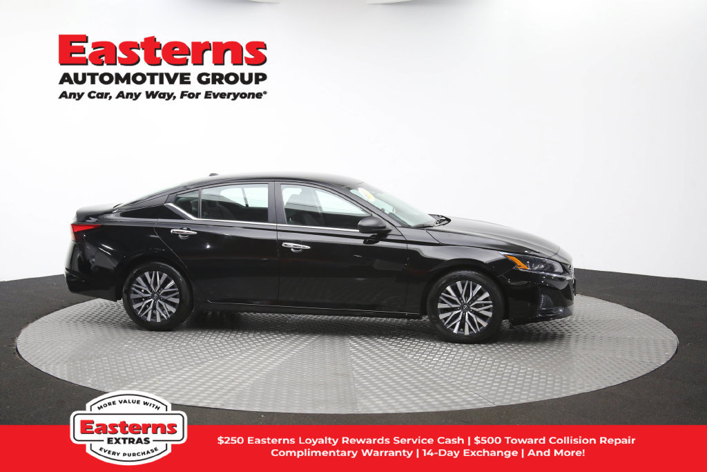 Used 2024 Nissan Altima 2.5 SV FWD image 48