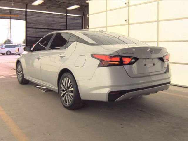 Used 2024 Nissan Altima 2.5 SV AWD/4WD image 4