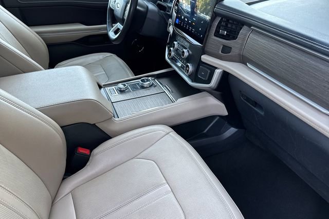 Used 2024 Ford Expedition Limited AWD/4WD image 20