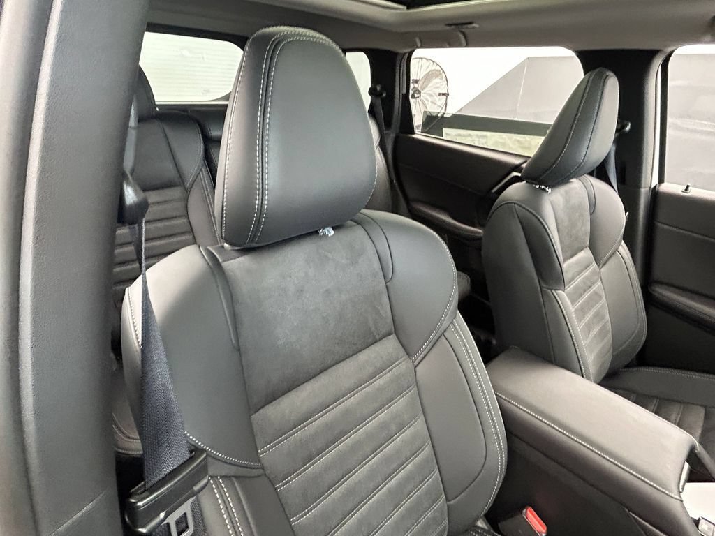 New 2026 Mitsubishi Outlander SE FWD image 40