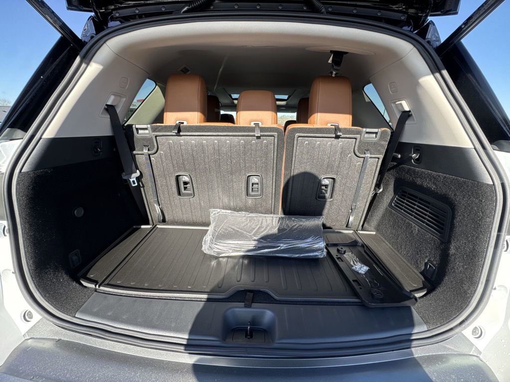 New 2026 Nissan Pathfinder Platinum image 25