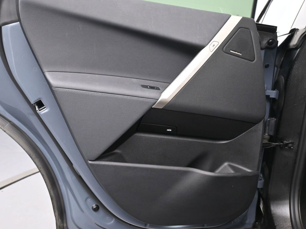 Used 2023 BMW iX xDrive50 w/ Sport Package image 20