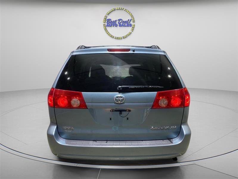 Used 2009 Toyota Sienna FWD image 3