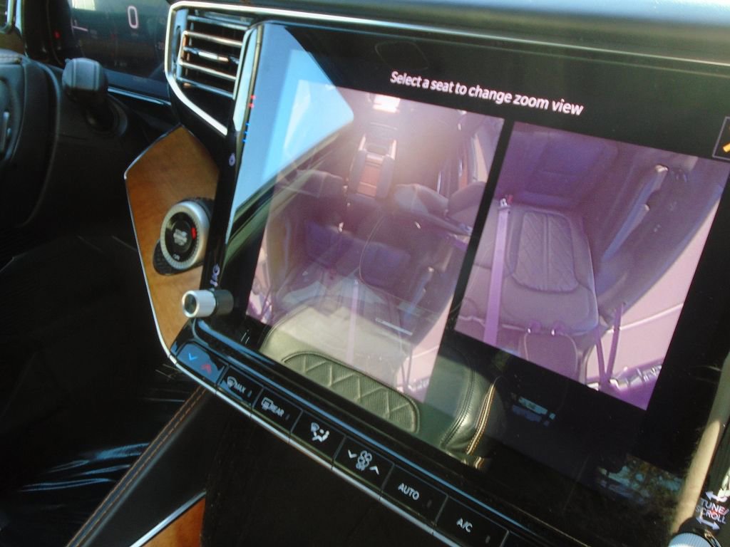 Used 2024 Jeep Grand Wagoneer L Series III image 31