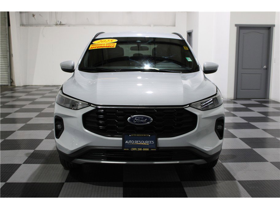 Used 2025 Ford Escape ST-Line Select image 3
