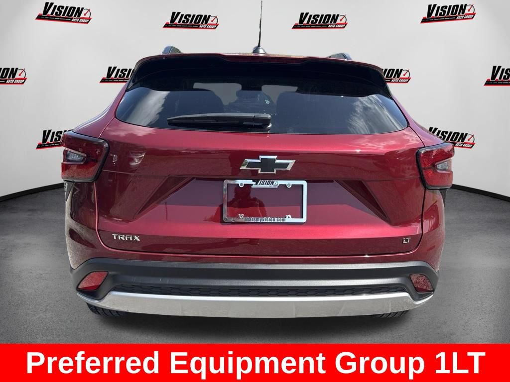 Used 2024 Chevrolet Trax LT w/ Driver Confidence Package FWD image 4