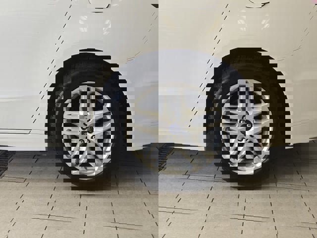 Used 2014 Ford Fusion SE FWD image 14