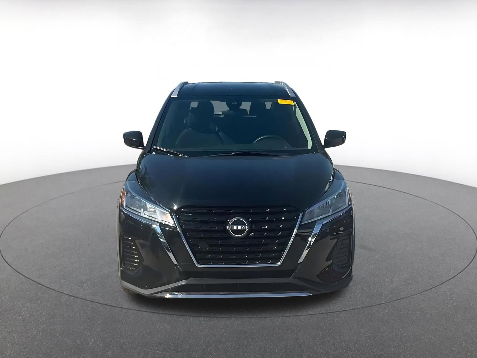 Used 2024 Nissan Kicks SV FWD image 4
