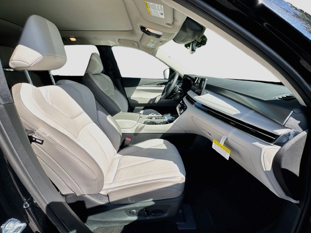 New 2027 INFINITI QX60 Luxe w/ Cargo Package FWD image 31