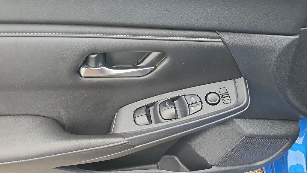 Used 2023 Nissan Sentra SV FWD image 16