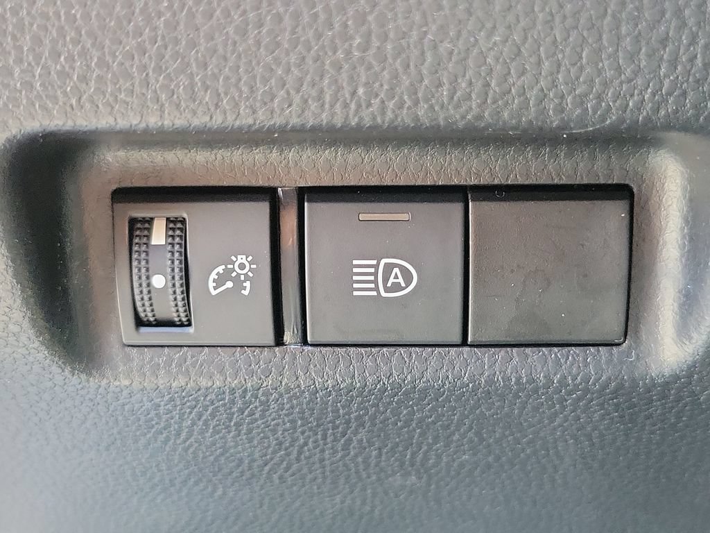 Used 2024 Toyota RAV4 LE AWD/4WD image 19
