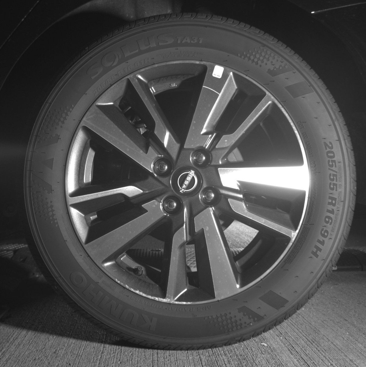 Used 2025 Nissan Versa SV image 14