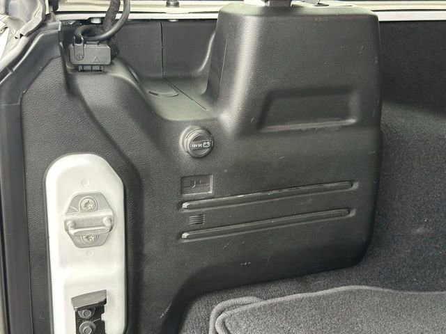 Used 2020 Jeep Wrangler Unlimited Sahara image 30