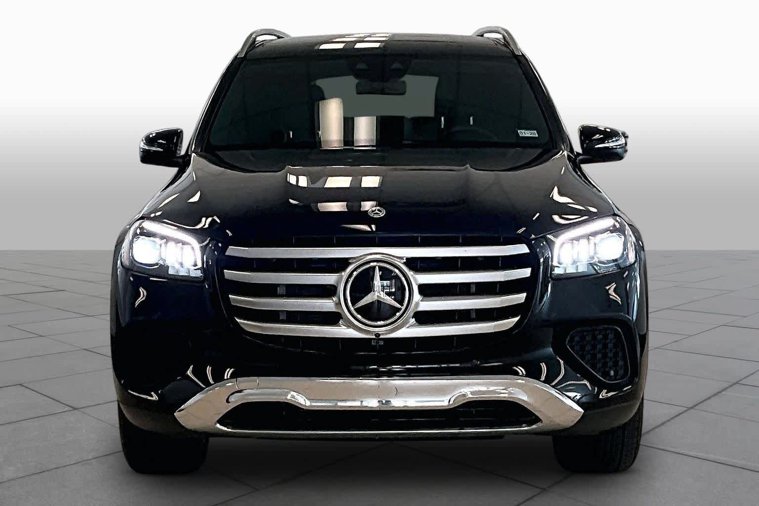 Used 2025 Mercedes-Benz GLS 450 4MATIC image 3