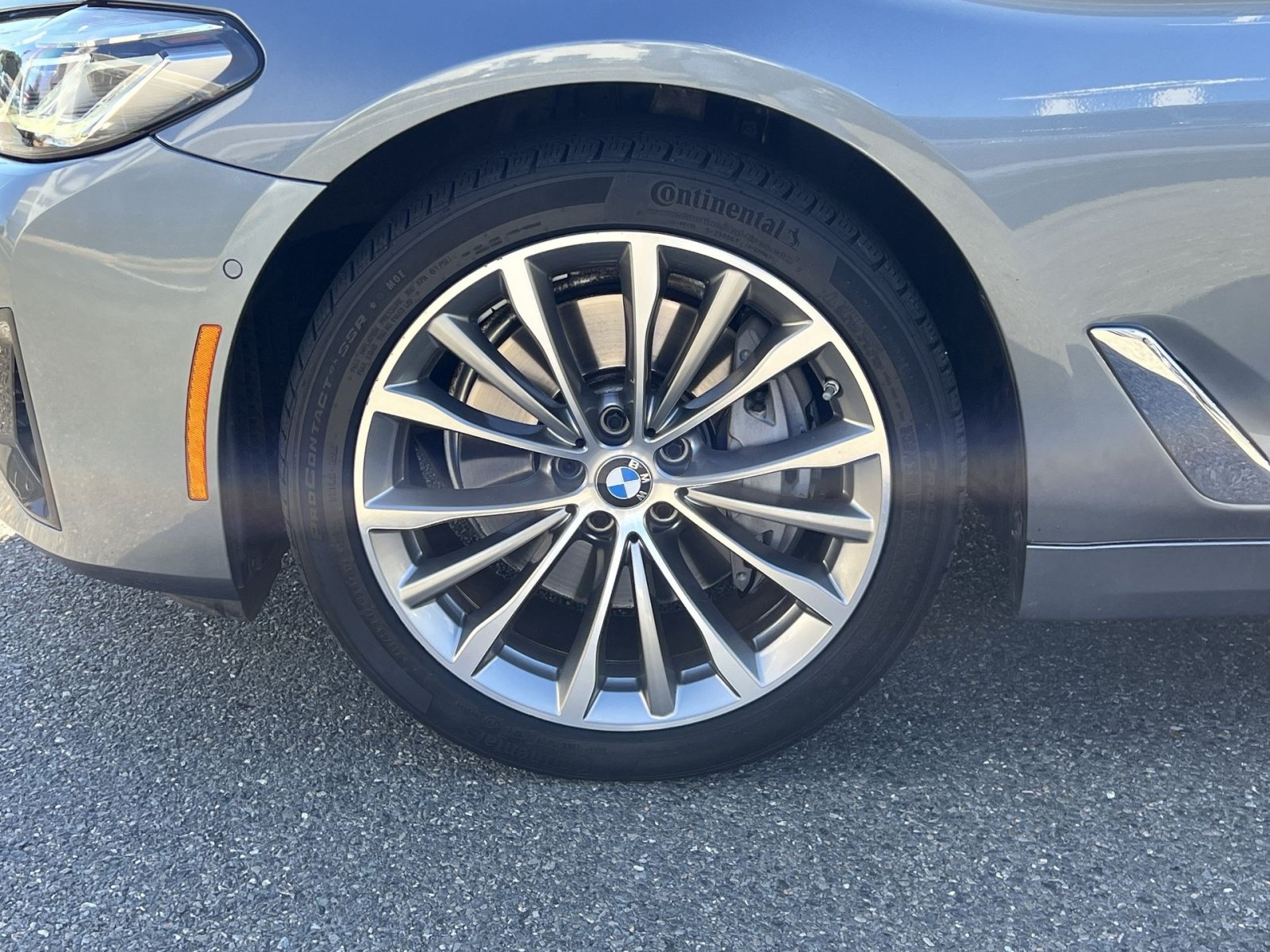 Used 2021 BMW 540i xDrive w/ Premium Package AWD/4WD image 9