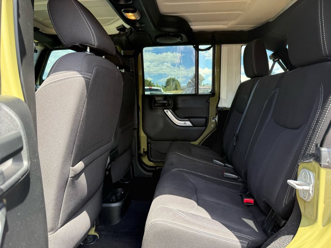 Used 2013 Jeep Wrangler Unlimited Sahara w/ Connectivity Group AWD/4WD image 15