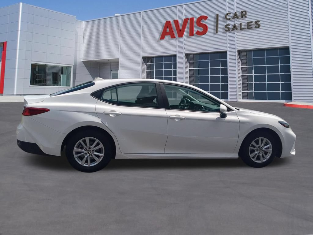 Used 2025 Toyota Camry LE FWD image 5