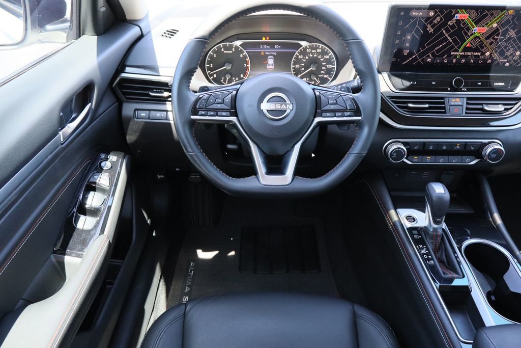 Used 2023 Nissan Altima 2.5 SR w/ SR Premium Package image 23