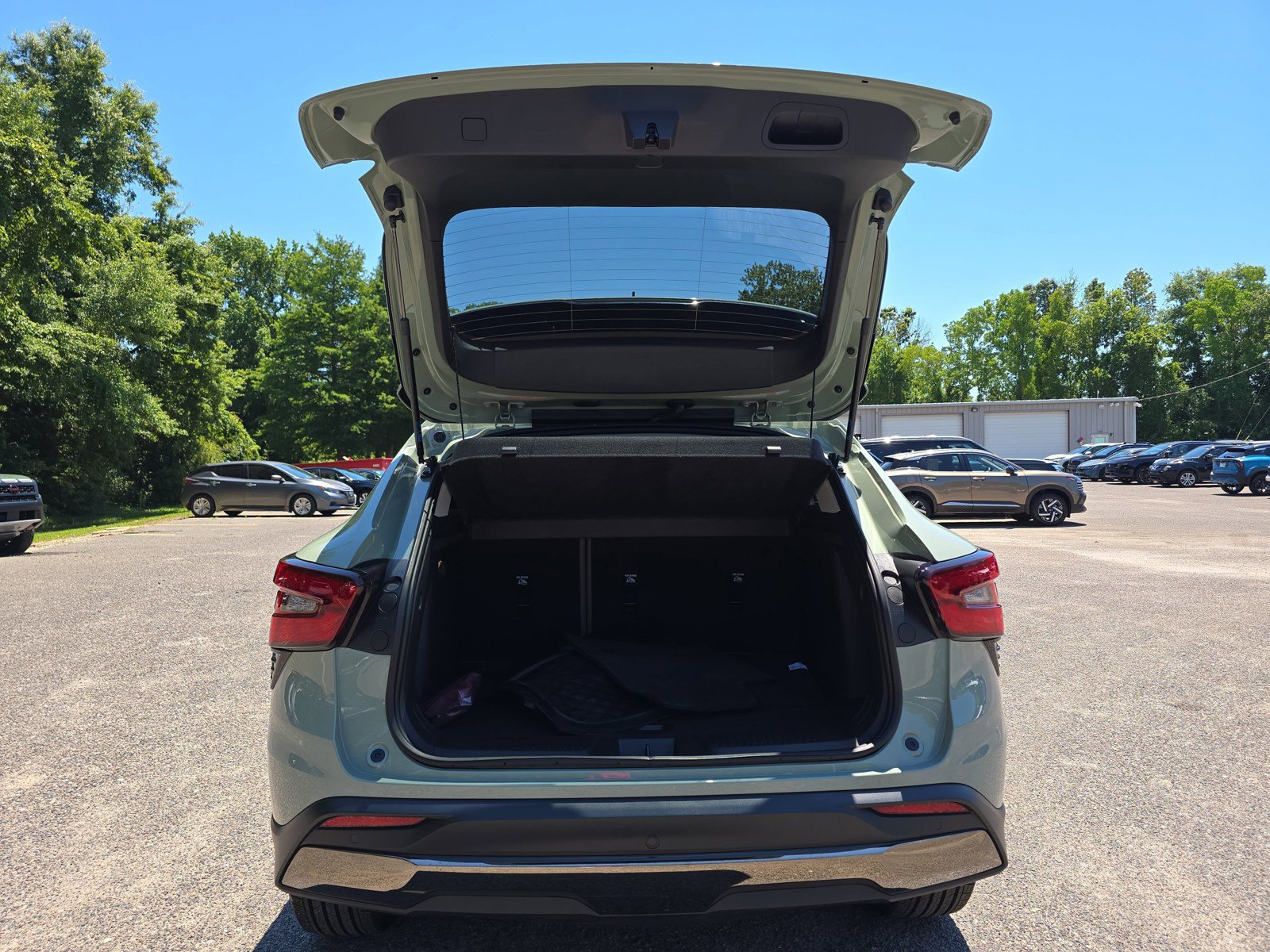 Used 2026 Chevrolet Trax ACTIV w/ Sunroof Package FWD image 14