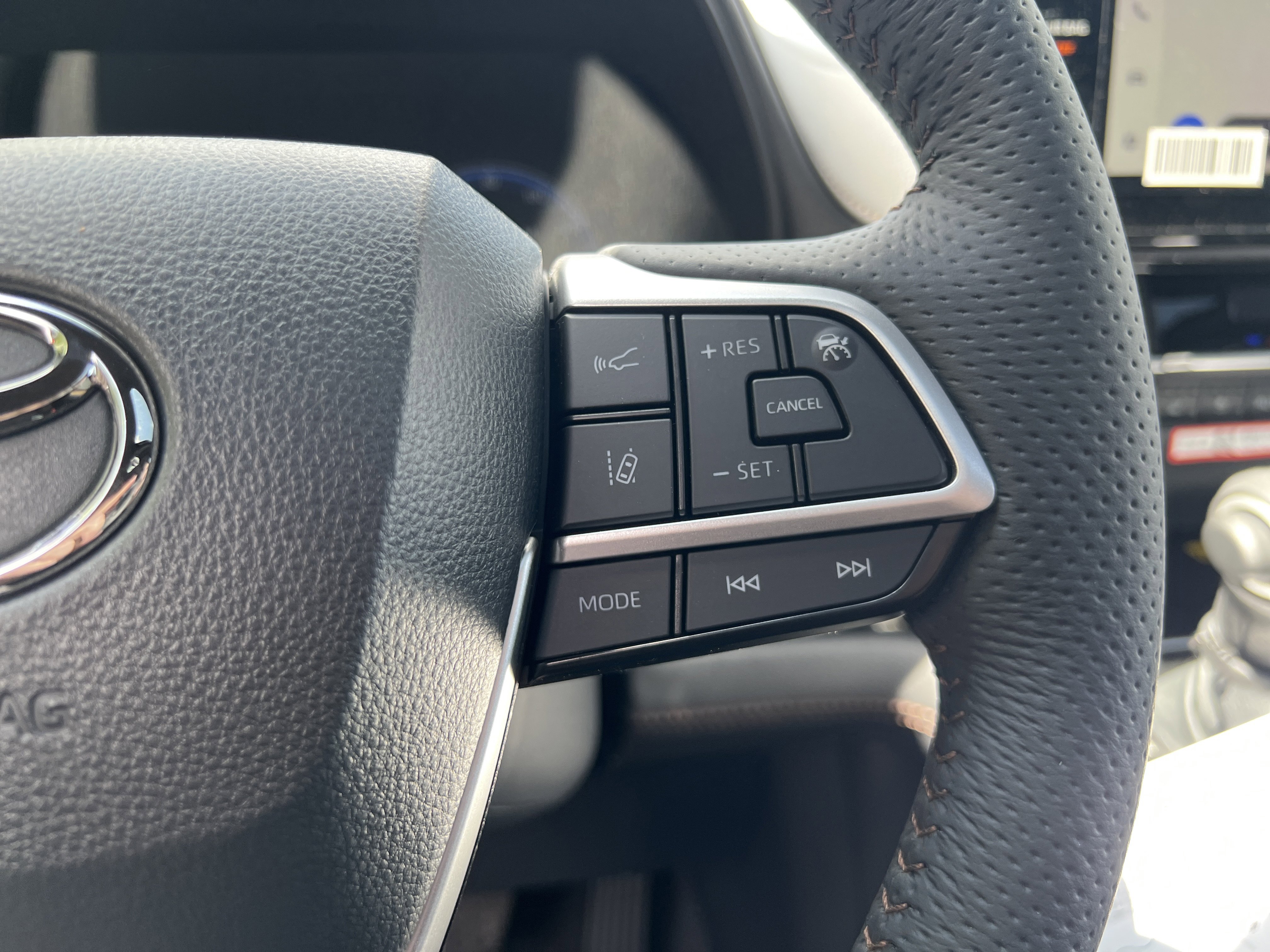 New 2026 Toyota Sienna Platinum image 17