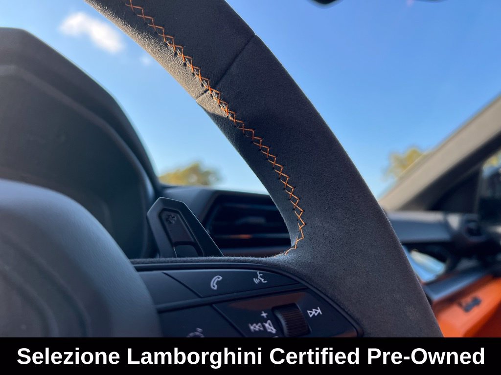 Used 2025 Lamborghini Urus SE AWD/4WD image 34