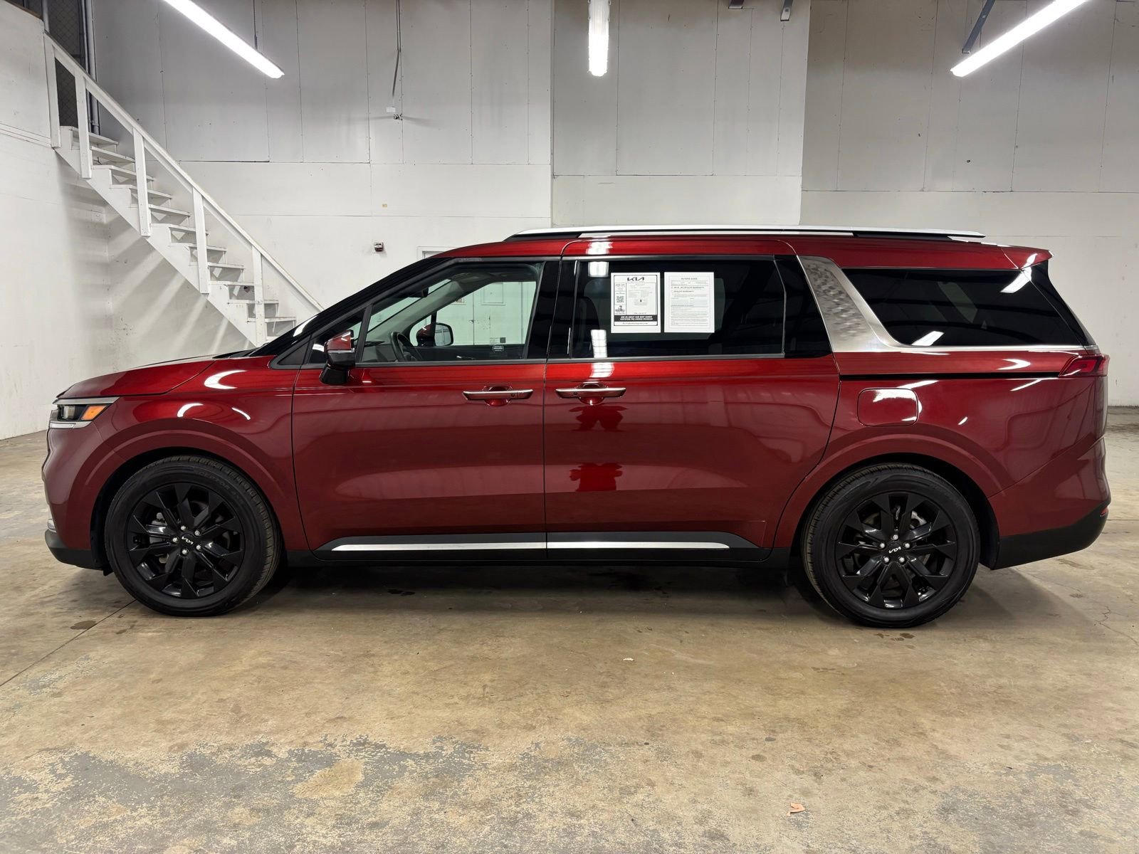 Used 2023 Kia Carnival SX Prestige FWD image 4