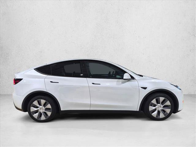 Used 2024 Tesla Model Y Long Range AWD/4WD image 4
