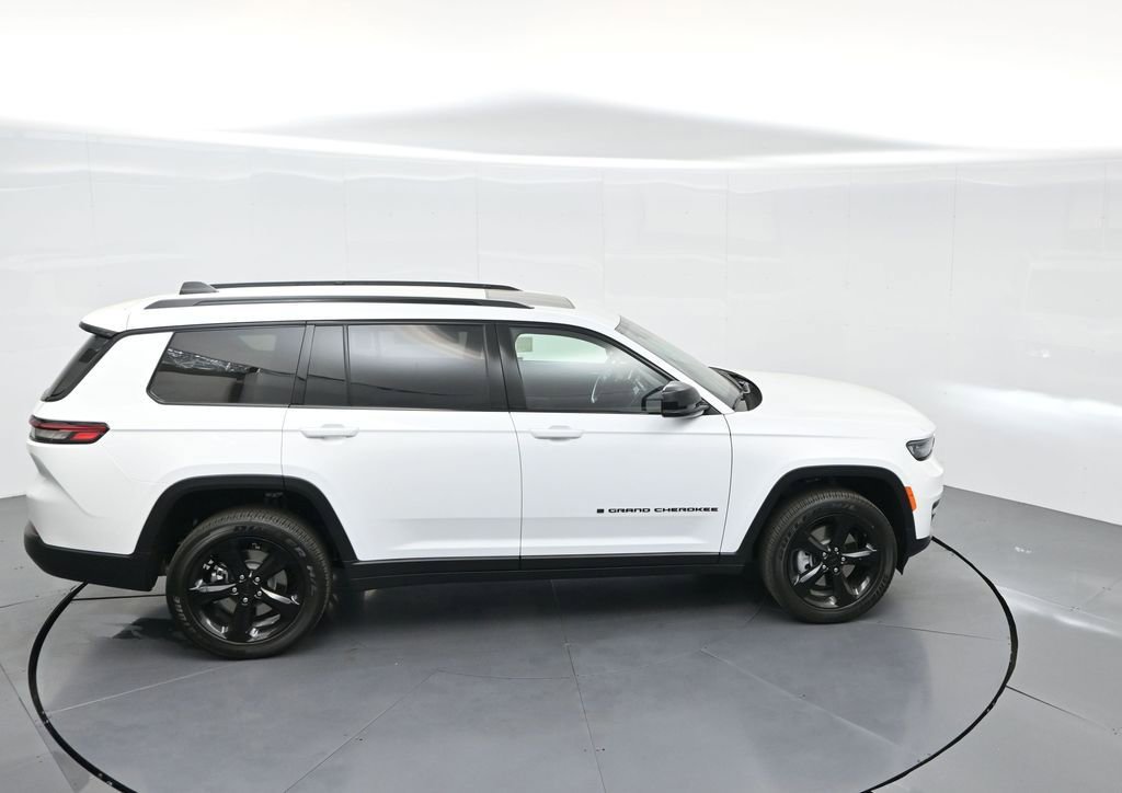 New 2025 Jeep Grand Cherokee L Altitude image 50