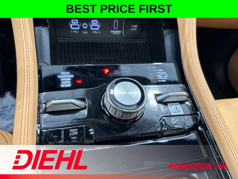 New 2026 Jeep Grand Cherokee L Summit w/ Advanced Protech Group IV AWD/4WD image 37