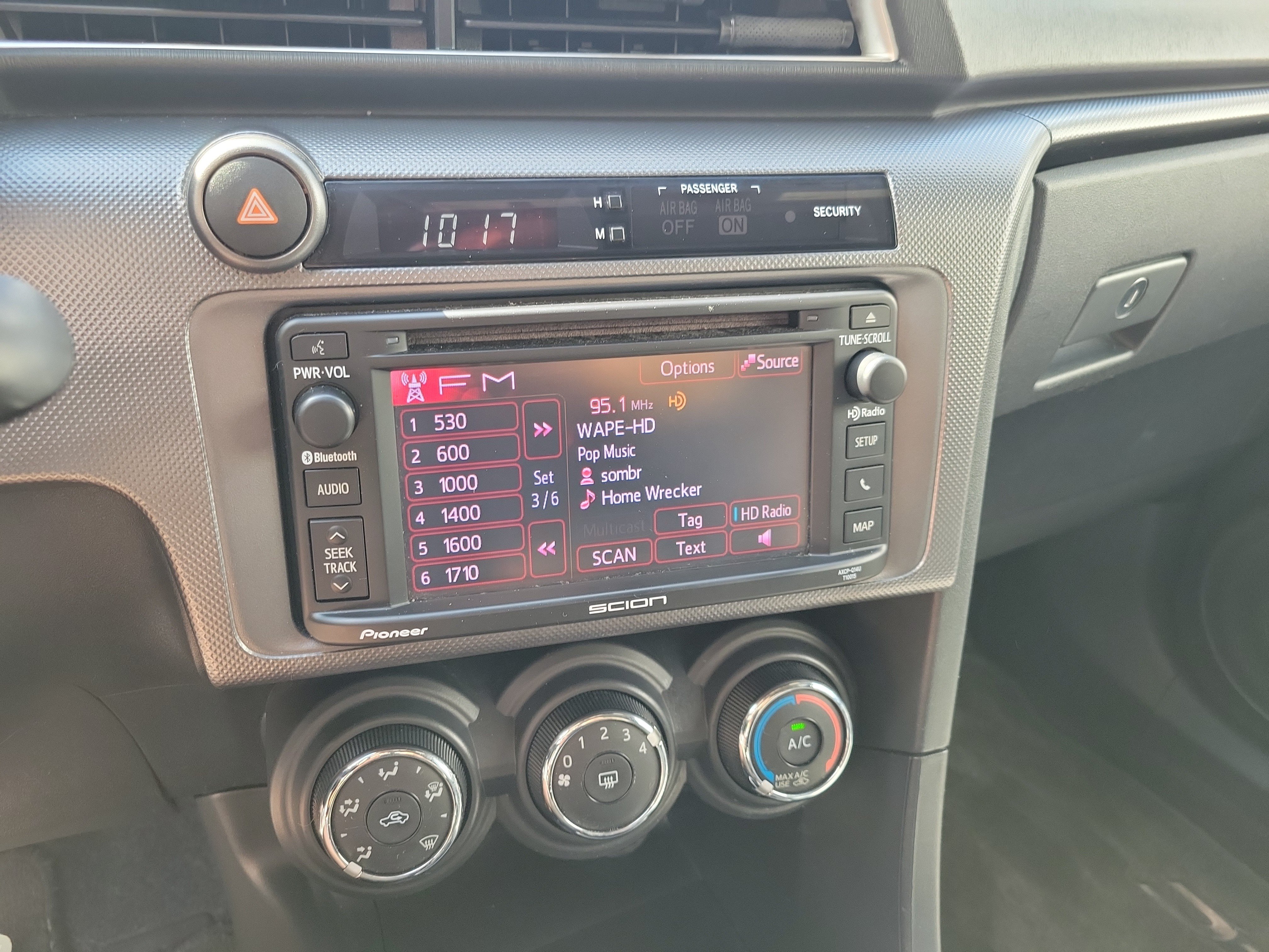 Used 2015 Scion tC FWD image 20