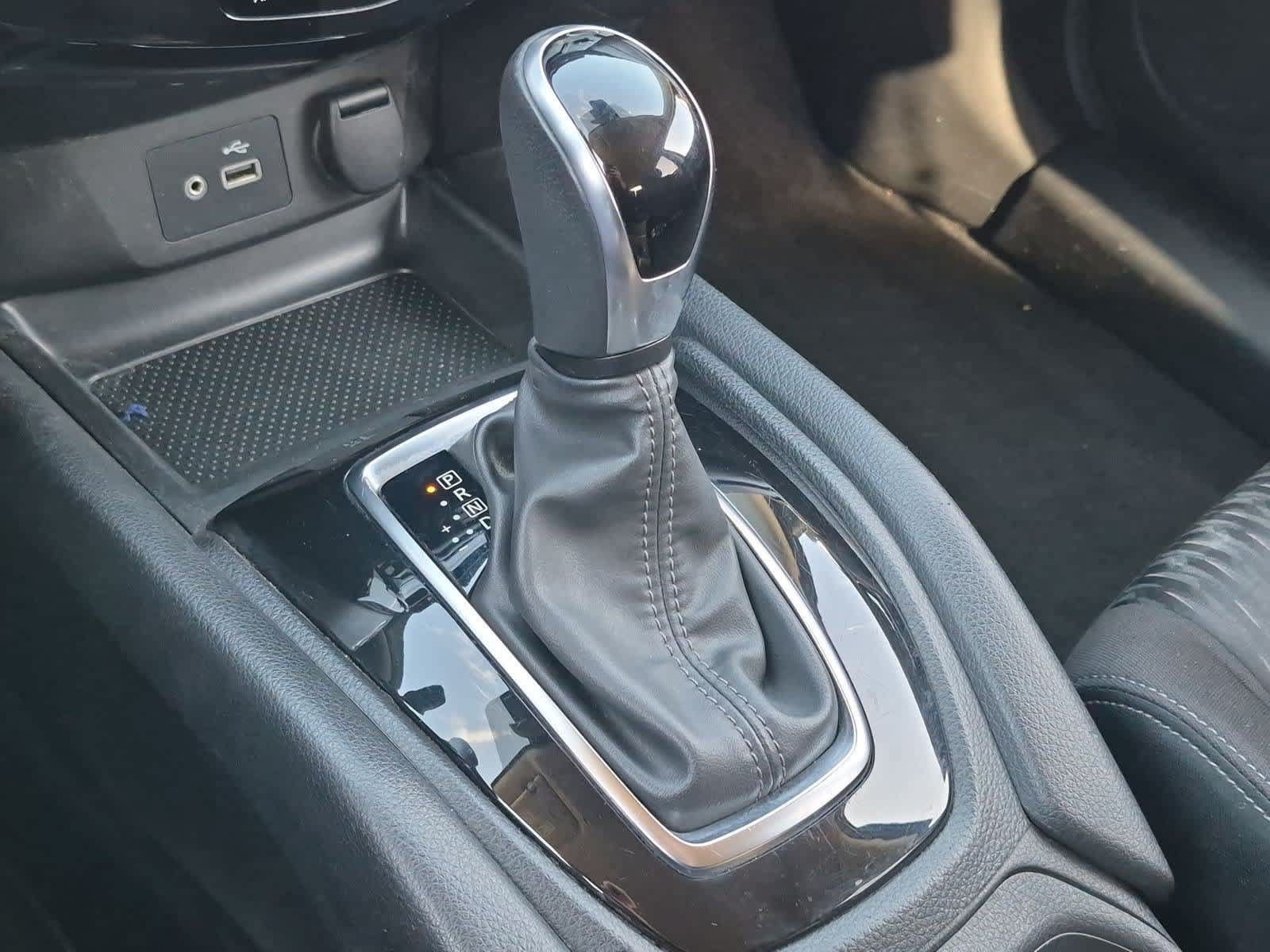 Used 2020 Nissan Rogue SV FWD image 29