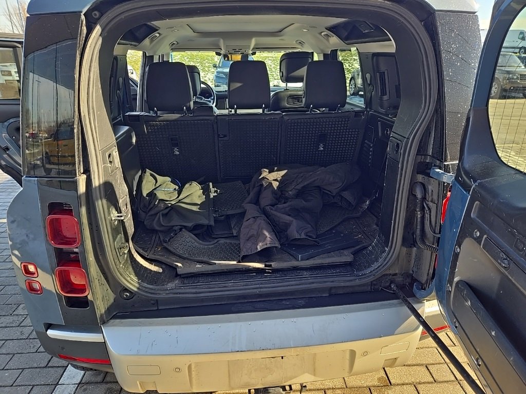 Used 2020 Land Rover Defender 110 HSE image 18