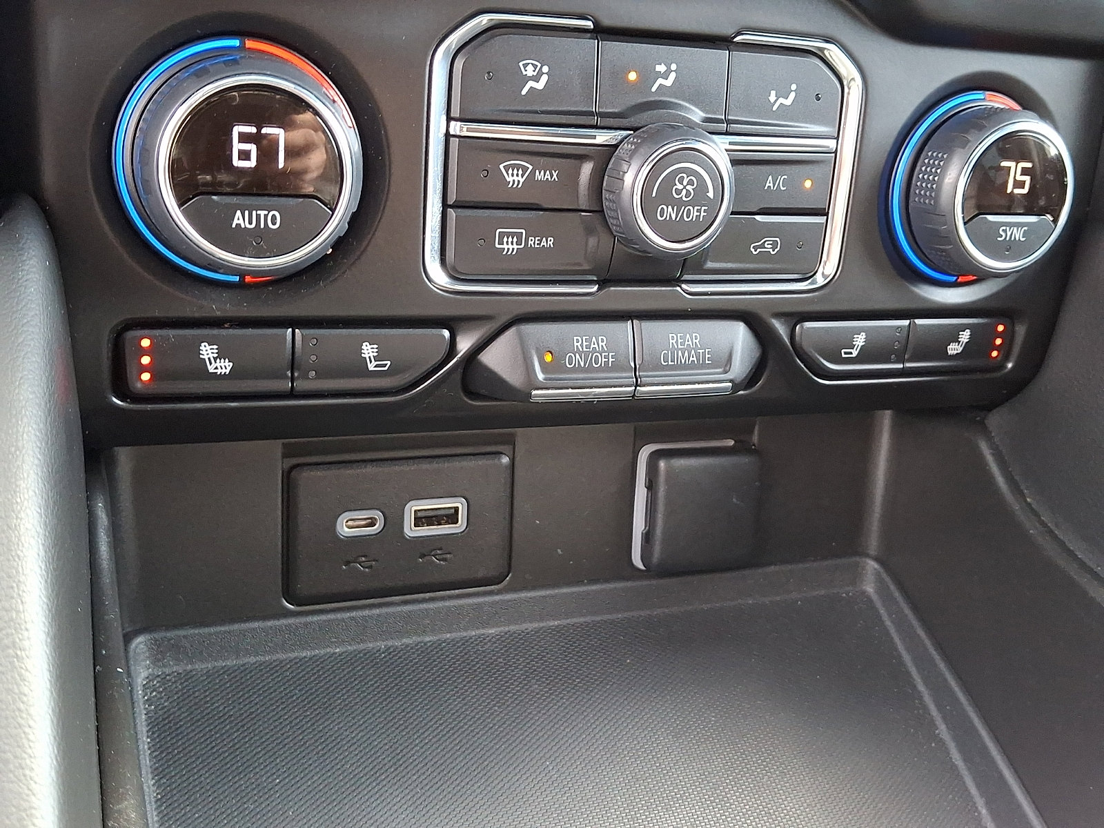 Used 2022 Chevrolet Suburban Z71 AWD/4WD image 25