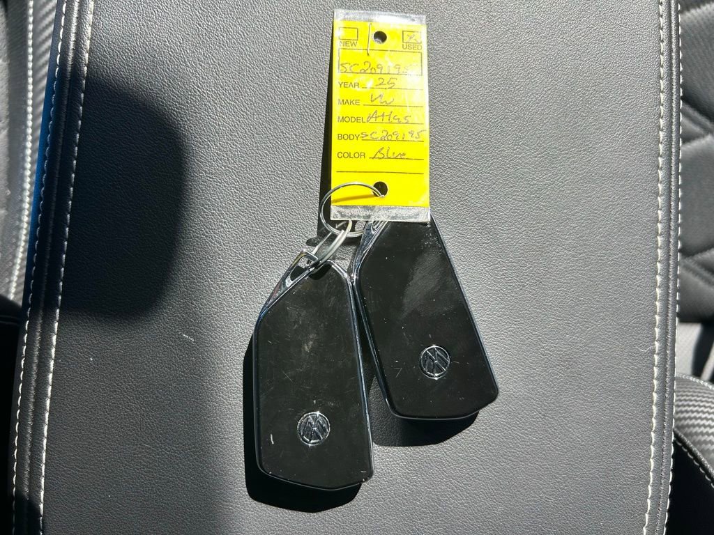 Used 2025 Volkswagen Atlas Cross Sport SE w/ Panoramic Sunroof Package image 56