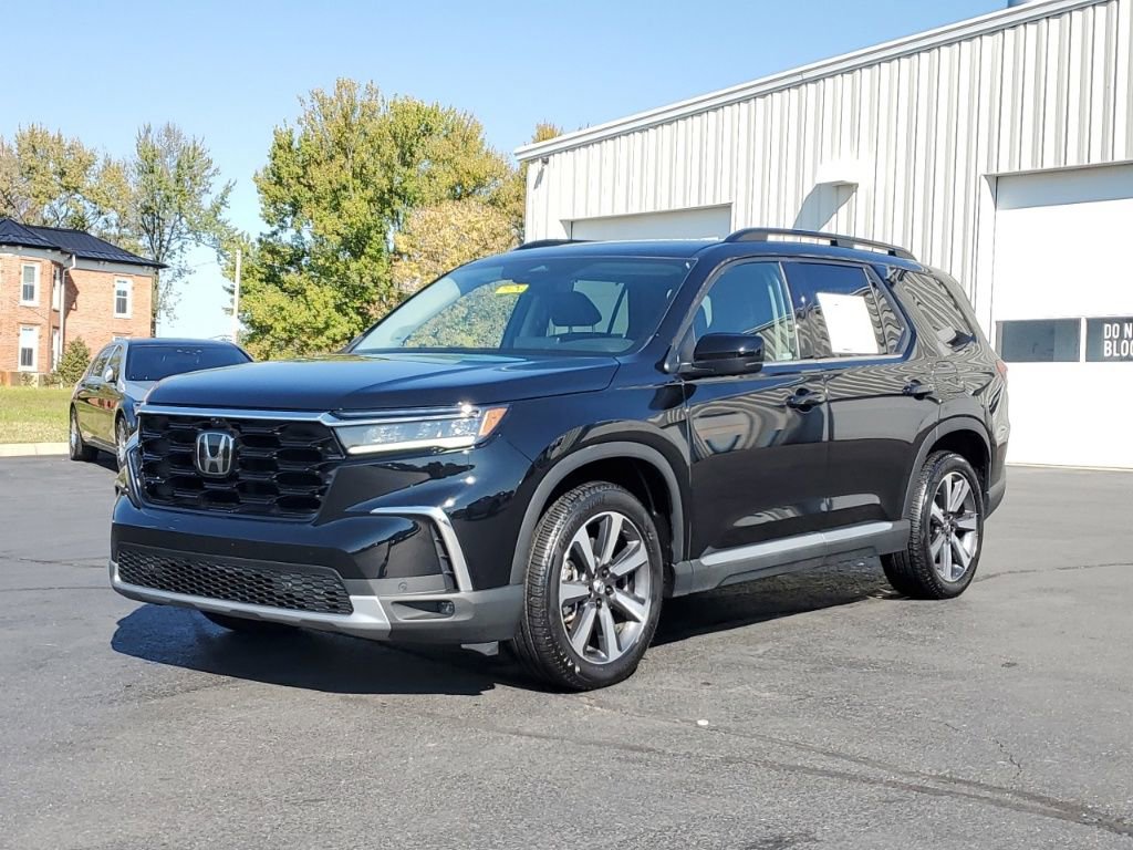 Used 2023 Honda Pilot Elite image 3