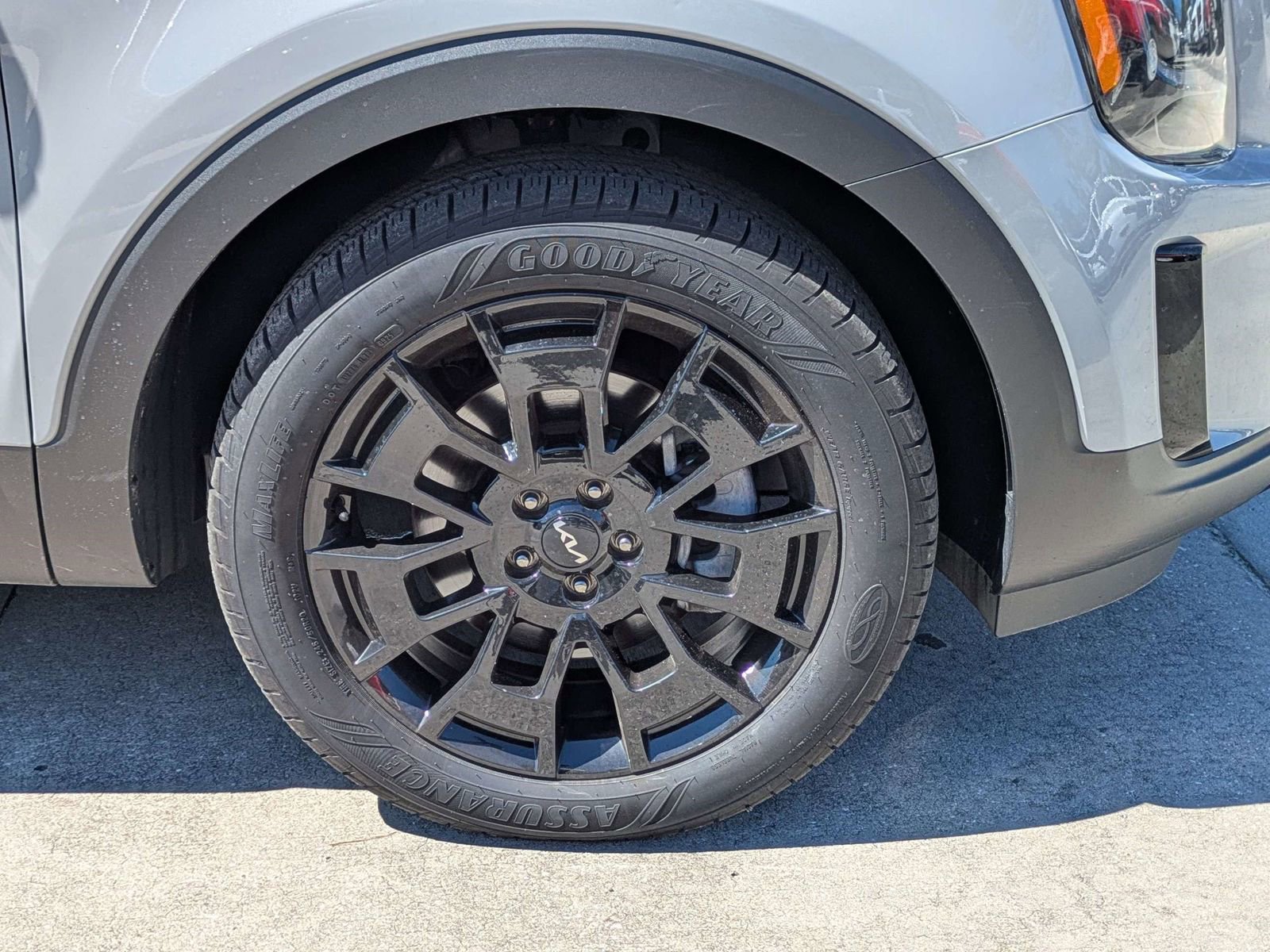 Used 2022 Kia Telluride EX w/ EX Premium Package AWD/4WD image 5
