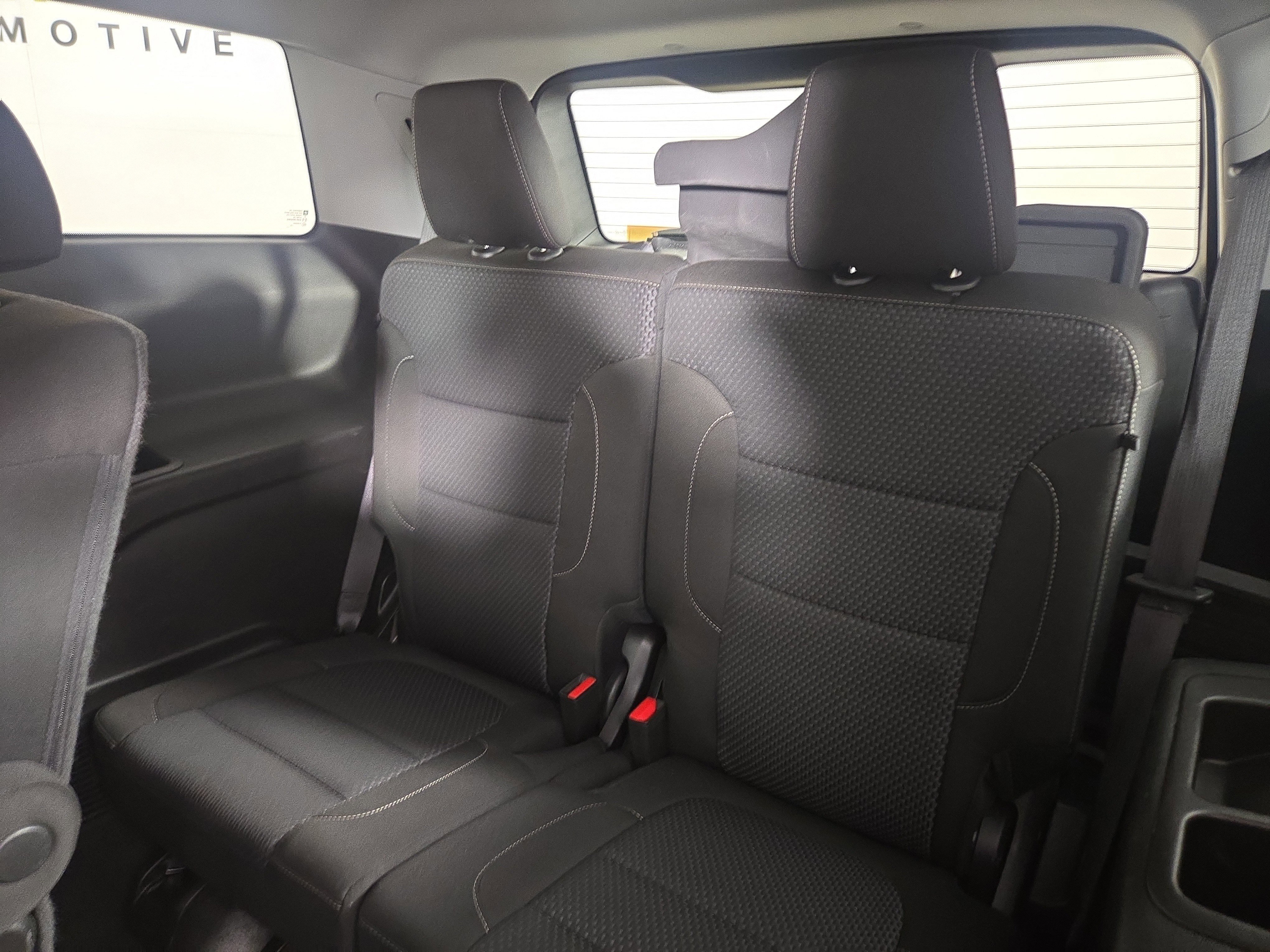 Used 2023 GMC Acadia SLE w/ Driver Convenience Package image 13