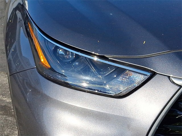 Used 2024 Toyota Highlander LE image 9