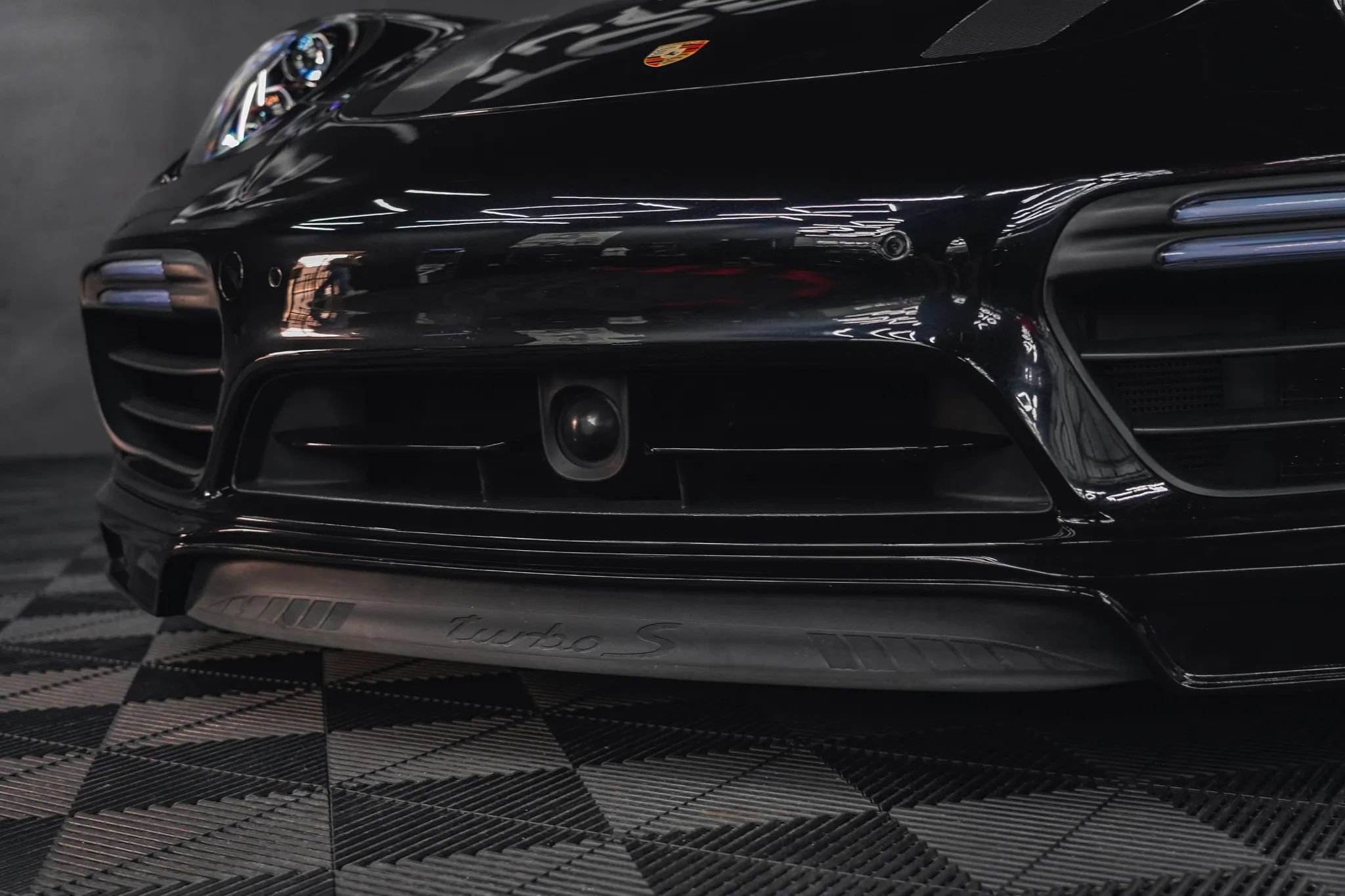 Used 2015 Porsche 911 Turbo S image 3