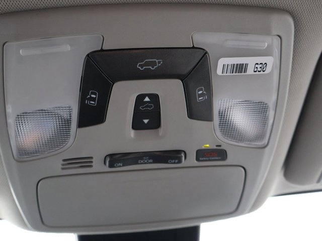 Used 2020 Toyota Sienna XLE w/ XLE Navigation Package FWD image 23