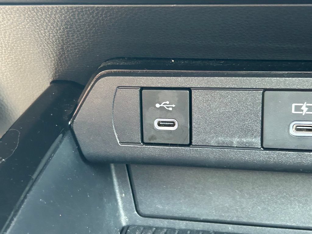 Used 2024 Toyota Prius XLE FWD image 30