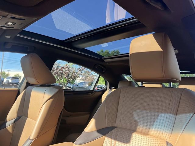 Used 2021 Lexus ES 350 Ultra Luxury w/ Accessory Package 2 FWD image 34