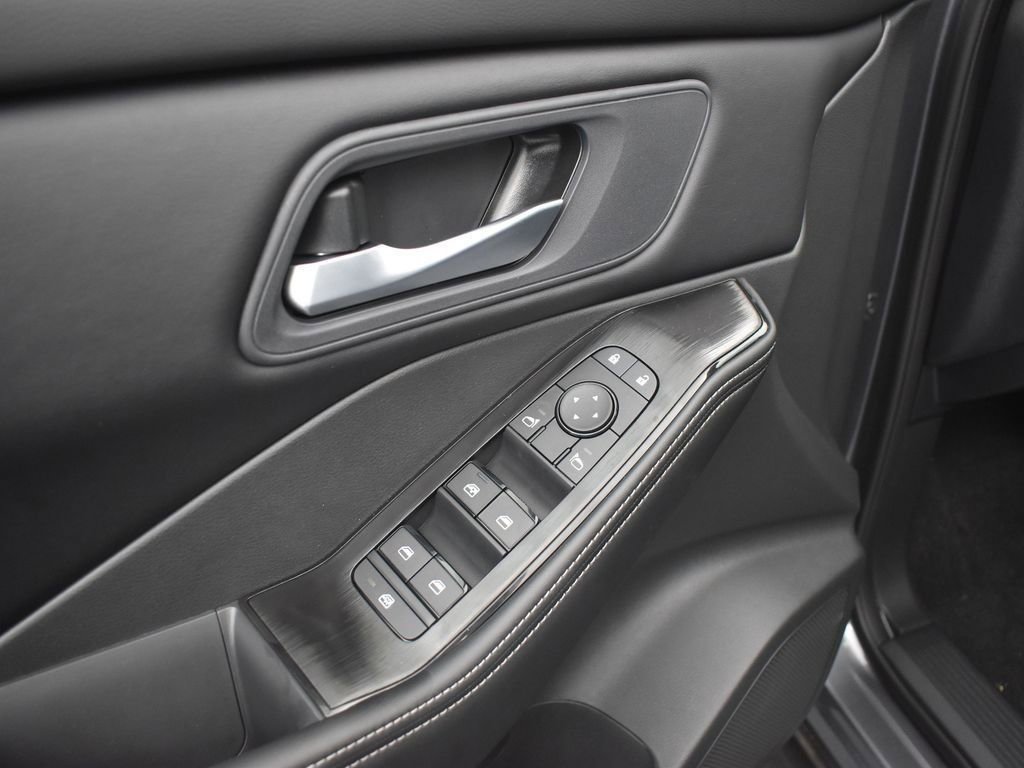 New 2026 Nissan Rogue SV image 27