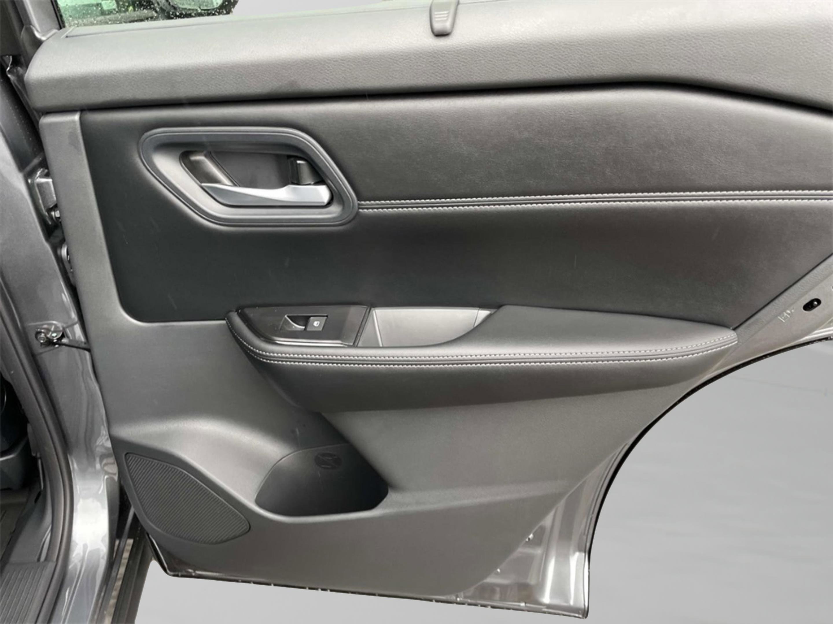 New 2026 Nissan Rogue SV w/ SV Premium Package FWD image 23