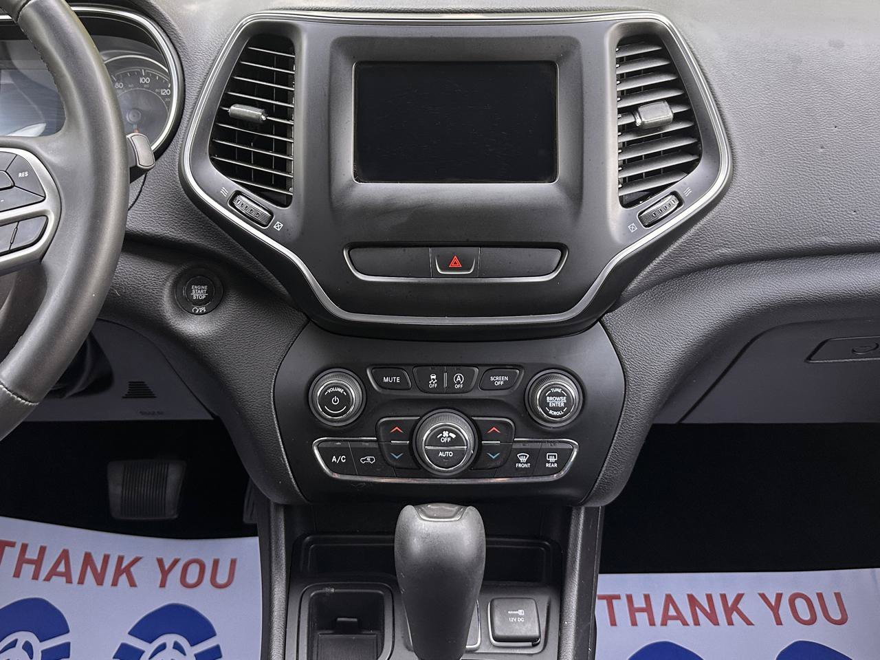Used 2019 Jeep Cherokee Latitude Plus w/ Comfort/Convenience Group FWD image 23