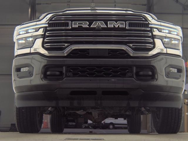 Used 2025 RAM 2500 Laramie AWD/4WD image 7