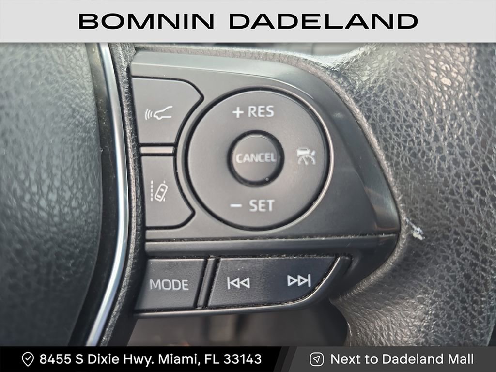 Used 2020 Toyota Camry LE image 20