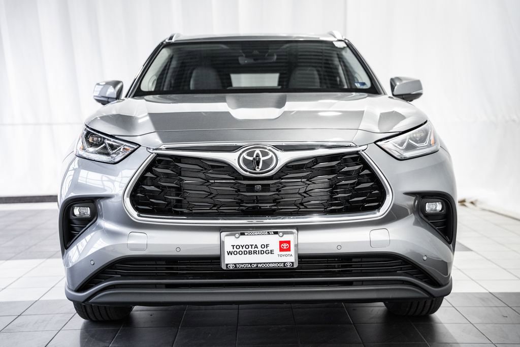 New 2026 Toyota Highlander Limited image 2